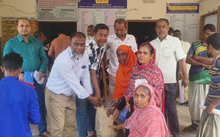 মান্দায় ২ হাজার ৫৭৩ টি পরিবারে ভিজিএফ-এর চাল বিতরণ