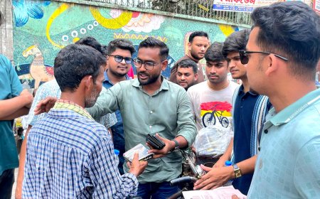 শহীদ রাষ্ট্রপতি জিয়াউর রহমানের শাহাদাৎ বার্ষিকী উপলক্ষে জবিতে খাবার ও বিশুদ্ধ পানি বিতরণ