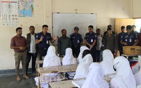 জঙ্গল সলিমপুরে শিক্ষার্থীদের মাঝে পুলিশ সুপার: শিক্ষা, স্বপ্ন ও নিরাপত্তার বার্তা