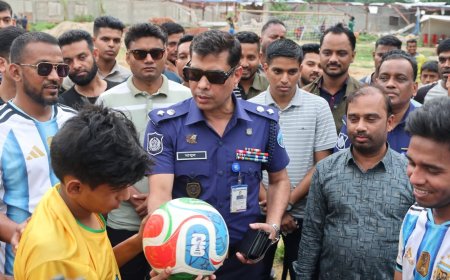 জঙ্গল সলিমপুরে পুলিশ-শিক্ষার্থীদের নিয়ে জমজমাট ফুটবল ম্যাচ