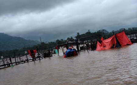 জাফলং পিয়াইন নদীতে পাহাড়ি ঢলে বাড়ছে পানি, ক্ষতির মুখে জিরো পয়েন্টের ব্যবসায়ীরা