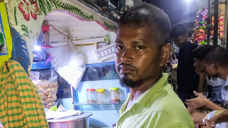 কথা বলতে পারেন না, তবুও দুই সন্তানের মুখে অন্ন জোগাতে থেমে নেই রাশেদ