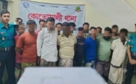 কোতোয়ালীতে পুলিশের বিশেষ অভিযান: নগদ টাকাসহ ১৫ জুয়াড়ি গ্রেফতার