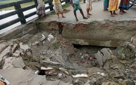 নিতাই ইউনিয়নের বেলতলি বাজার সংলগ্ন সড়কে ভাঙন, ঝুঁকিতে ব্রিজের সংযোগ