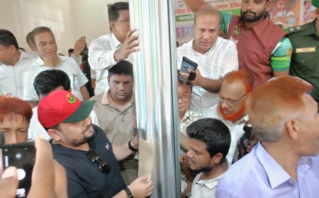 বন্যাকবলিত বাঘাইছড়ি পরিদর্শনে পার্বত্য প্রতিমন্ত্রী মীর হেলাল ত্রাণ