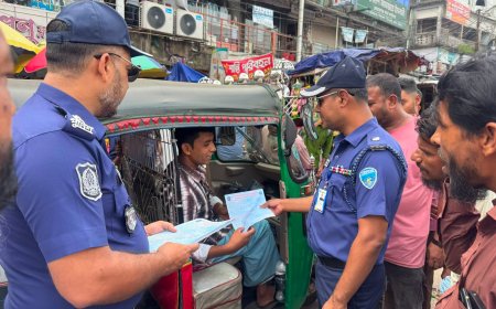 সড়কে শৃঙ্খলা ফেরাতে জোরারগঞ্জ ও মিরসরাইয়ে জেলা পুলিশের বিশেষ ট্রাফিক অভিযান।