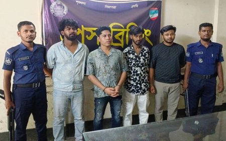 ভারতে পালানোর পথে যশোরে ধরা পড়লেন ‘ডেভিড ইমন’, আটক আরও তিনজন