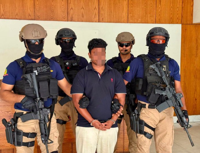 কাস্টমসের ‘অ্যাসাইকুডা ওয়ার্ল্ড’ হ্যাক করে চোরাচালান, বিমানবন্দর থেকে হ্যাকার গ্রেফতার