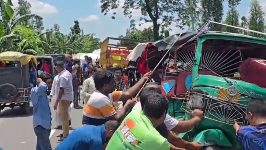 কুড়িগ্রামে গ্যাসবাহী ট্রাক-সিএনজির মুখোমুখি সংঘর্ষে নিহত ১, আহত ৪