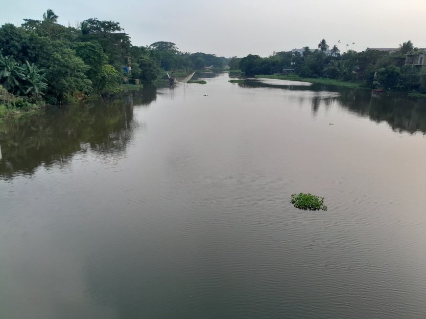 মৃতপ্রায় কাঁচামাটিয়া নদীপাড়ের মানুষের মুখে স্বস্তির হাসি
