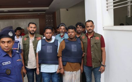 ফটিকছড়িতে কালা মোবারকসহ ৪ জন গ্রেফতার, বিপুল অস্ত্র ও গোলাবারুদ উদ্ধার